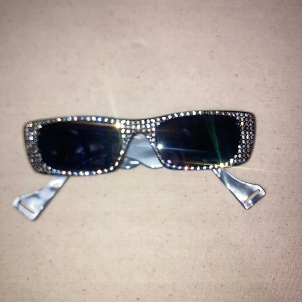Gucci Crystal embellished sunglasses with burgundy velvet bag